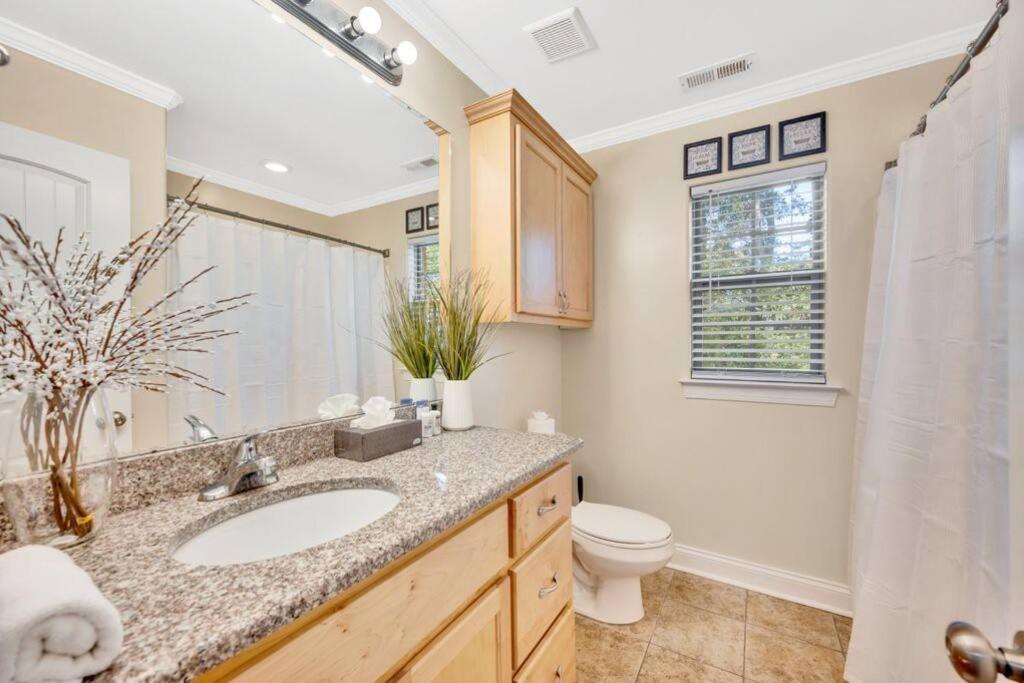 Cozy 2B Townhouse King Bed Free Parking Tv In Brs Villa Concord Exterior photo