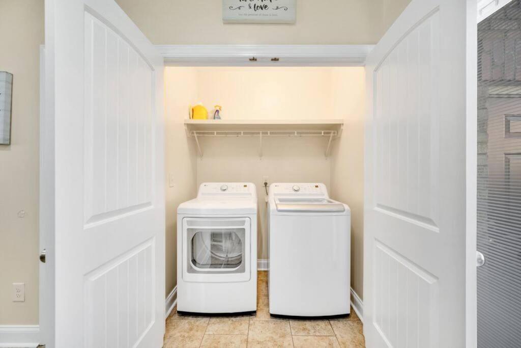 Cozy 2B Townhouse King Bed Free Parking Tv In Brs Villa Concord Exterior photo